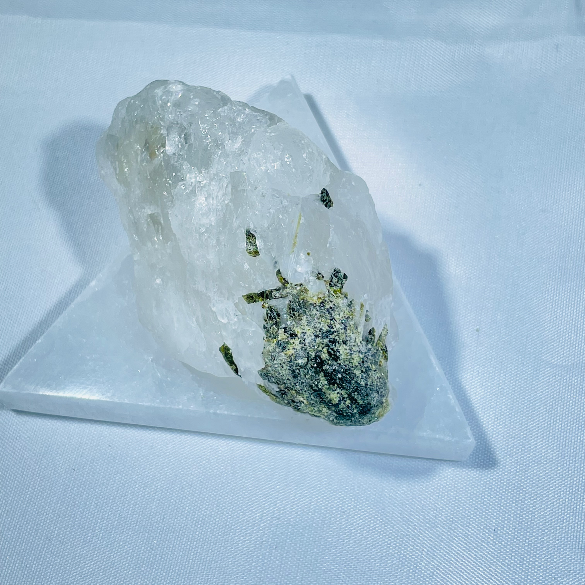 Green tourmaline hot sale in quartz